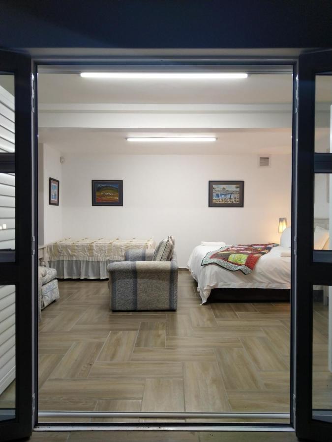 סומרסט ווסט Somerset View Guest House מראה חיצוני תמונה