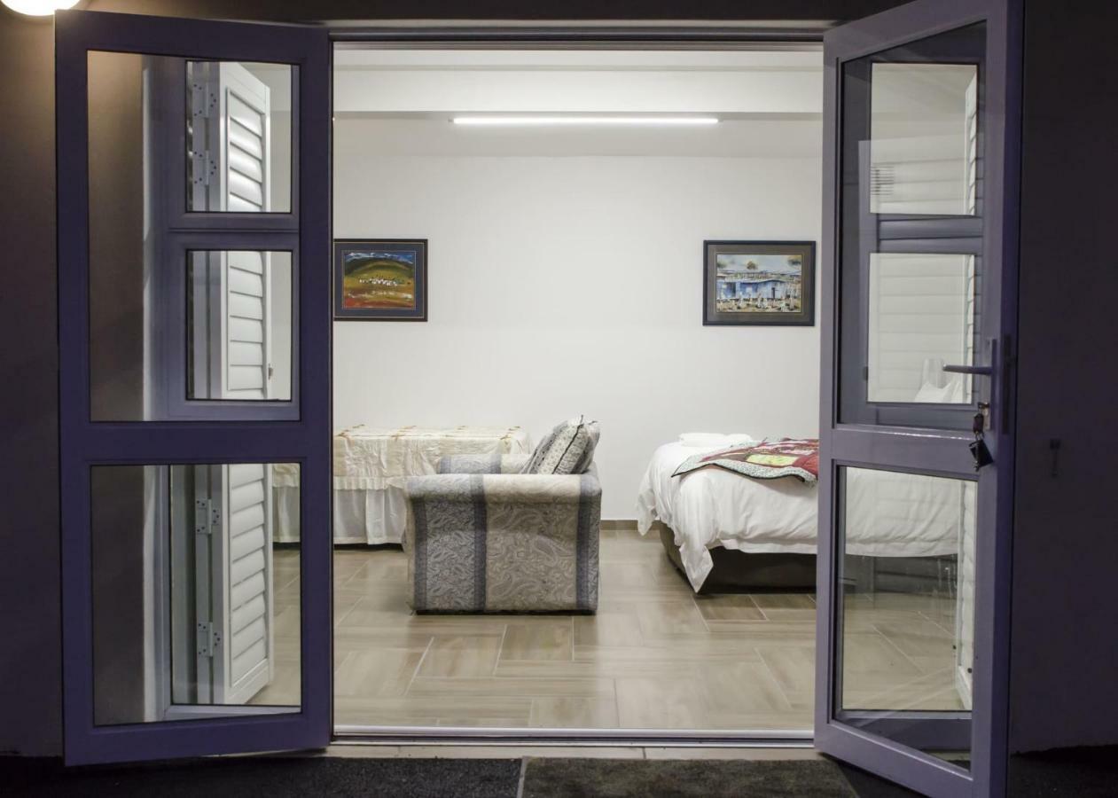 סומרסט ווסט Somerset View Guest House מראה חיצוני תמונה